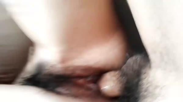 &ldquo;为什么又软了,为什么&rdquo;喜欢硬鸡鸡的清纯可爱大学美女不停舔鸡鸡,直到硬的像个棒槌一样才让操,太会享受了!